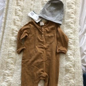 H&M camel romper & gray hat
